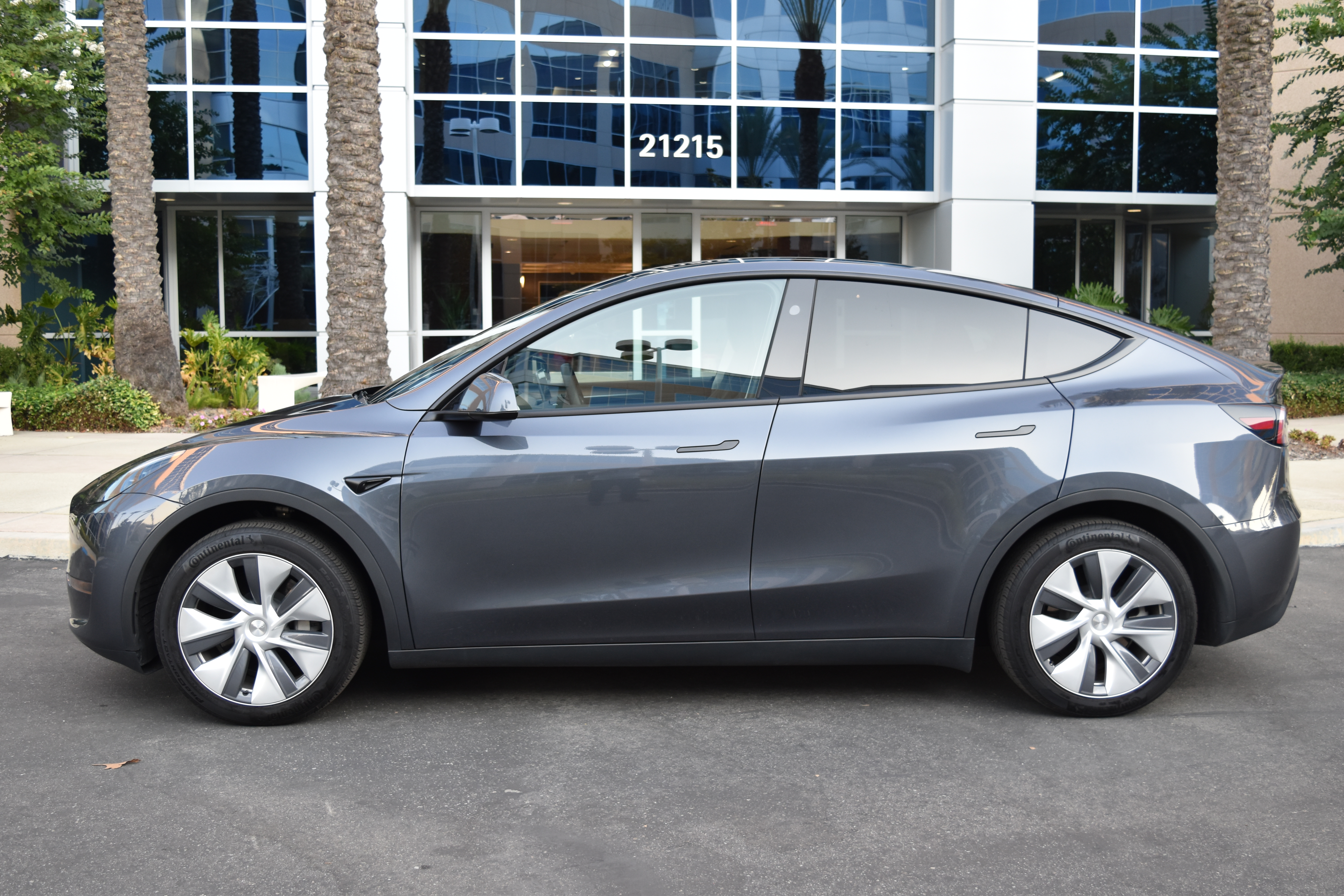 Tesla Model Y thumbnail