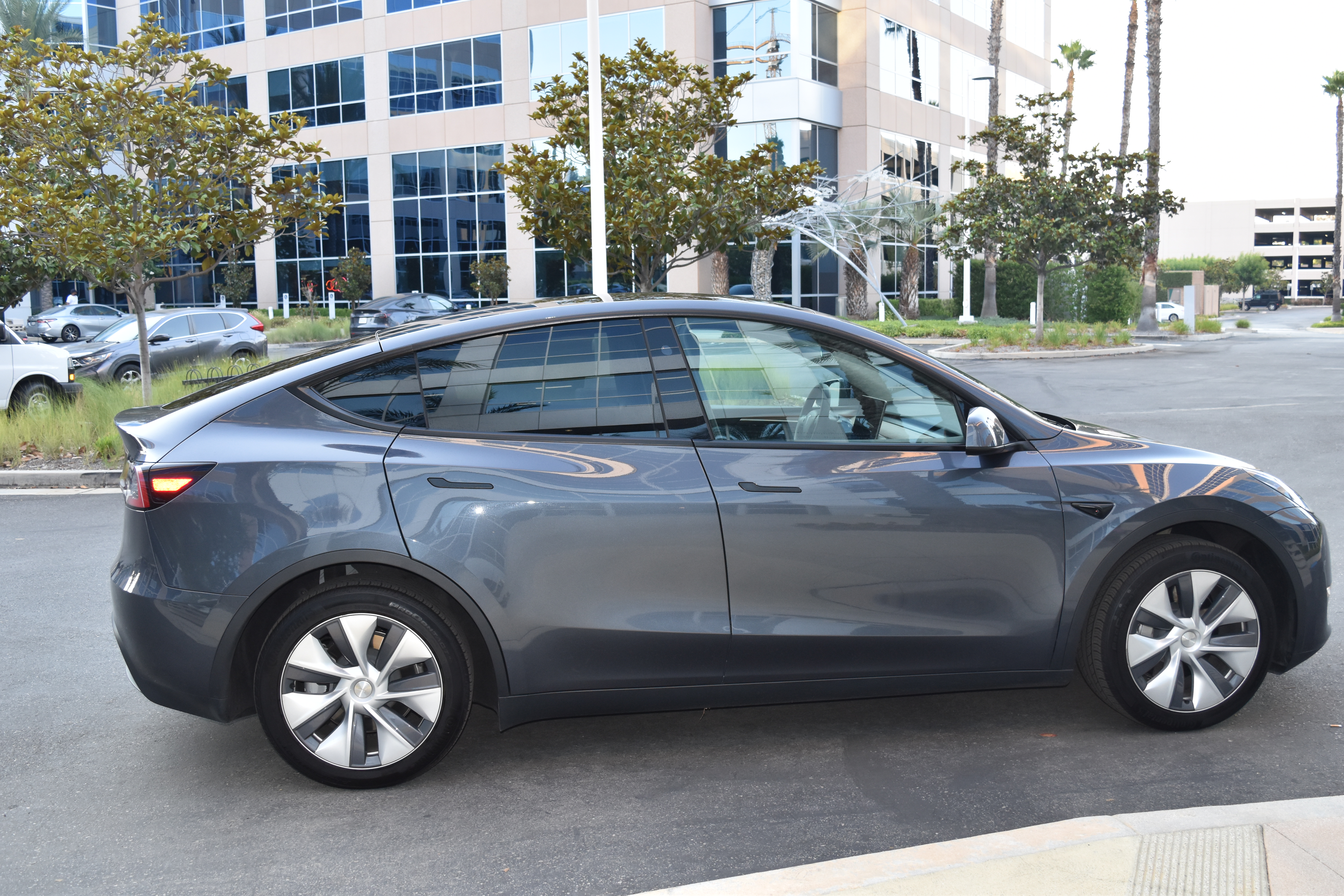 Tesla Model Y thumbnail