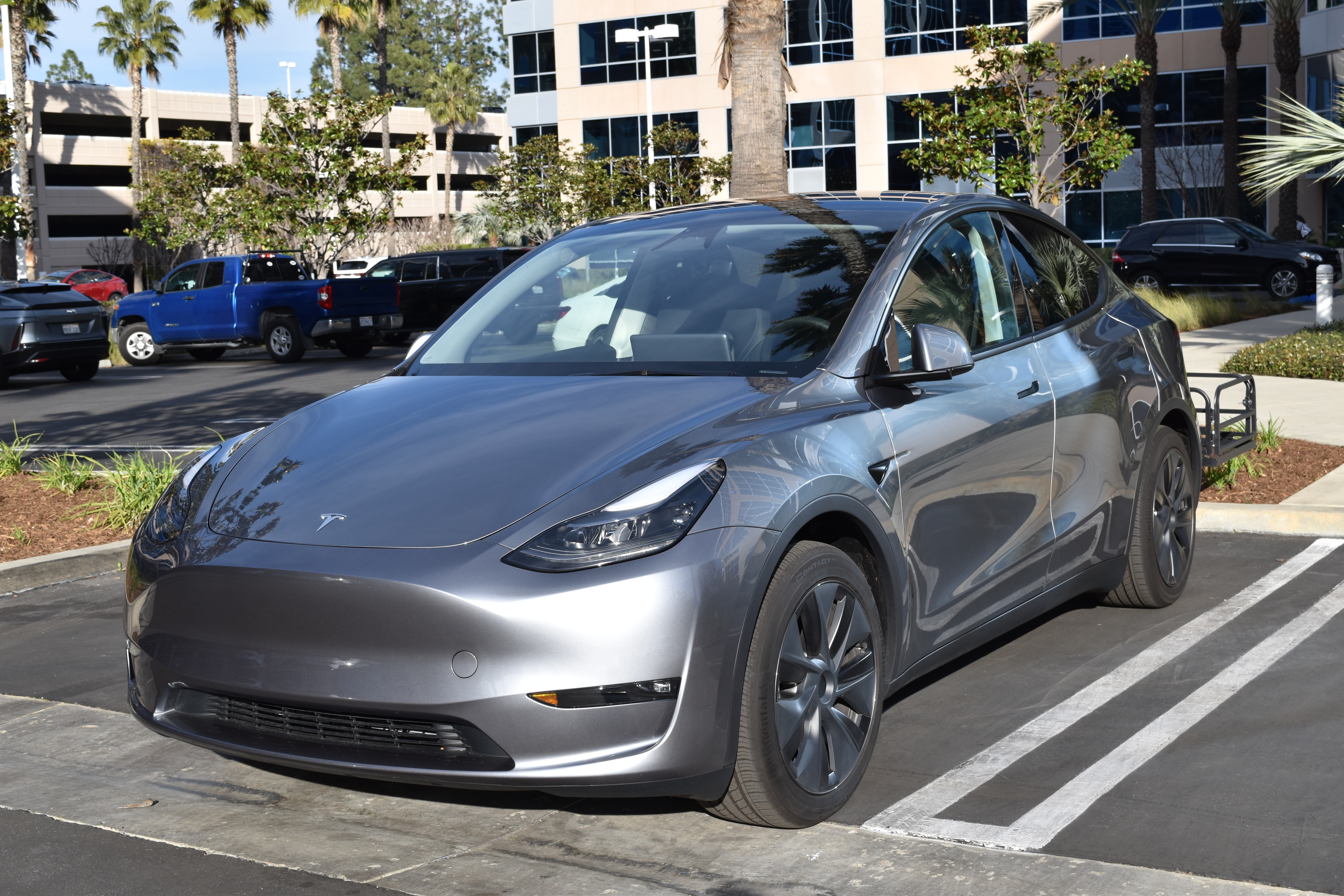 Tesla Model Y thumbnail